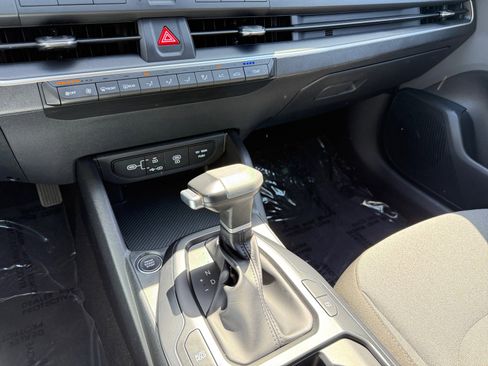 Used 2025 Kia K4 FWD image 13