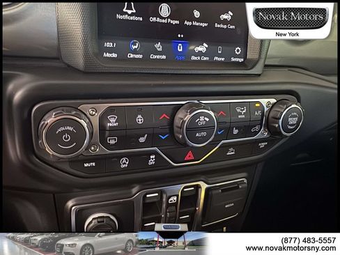 Used 2022 Jeep Wrangler Unlimited Sahara w/ Dual Top Group AWD/4WD image 22