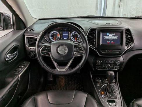 Used 2019 Jeep Cherokee Latitude Plus w/ Cold Weather Group AWD/4WD image 21