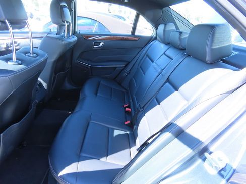 Used 2014 Mercedes-Benz E 350 4MATIC Sedan image 11