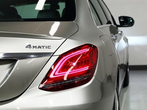 Used 2019 Mercedes-Benz C 300 4MATIC Sedan image 12