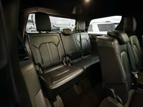 Used 2020 Ford Expedition Limited image 32