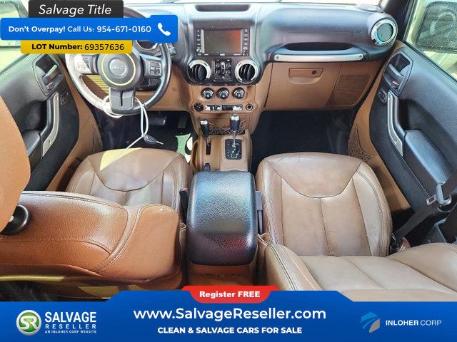 Used 2017 Jeep Wrangler Unlimited Sahara w/ Connectivity Group AWD/4WD image 11