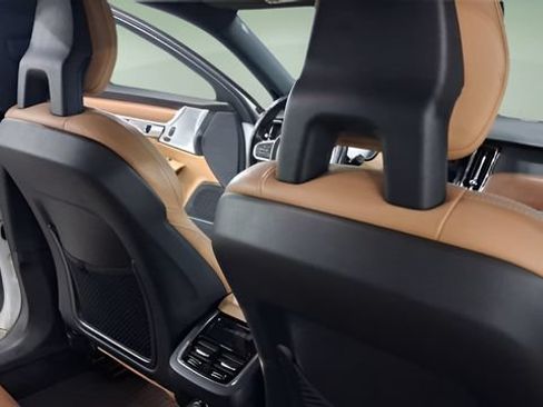 Used 2017 Volvo S90 T6 Inscription w/ Vision Package AWD/4WD image 16