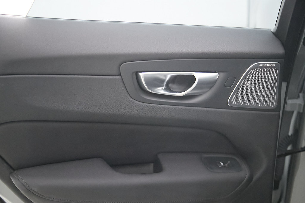 Certified 2026 Volvo XC60 T8 Ultra AWD/4WD image 20