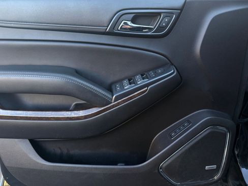 Used 2017 Chevrolet Suburban LT image 11