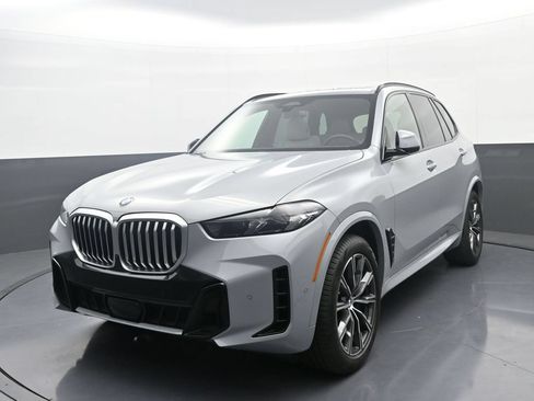 Used 2024 BMW X5 xDrive40i w/ M Sport Package AWD/4WD image 1