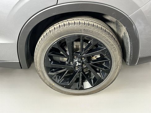 Used 2024 Mitsubishi Outlander SE image 11