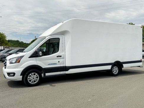 Used 2023 Ford E-Transit RWD image 6