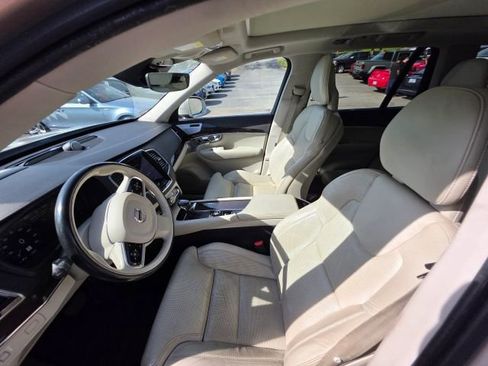 Used 2017 Volvo XC90 T6 Inscription w/ Vision Package image 12
