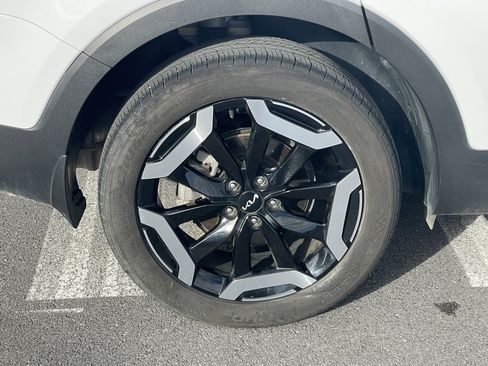 Used 2024 Kia Telluride S image 11