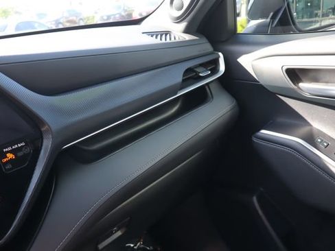 Used 2023 Toyota Highlander XSE FWD image 34