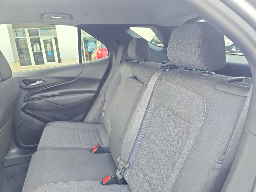 Used 2024 Chevrolet Equinox LT FWD image 17