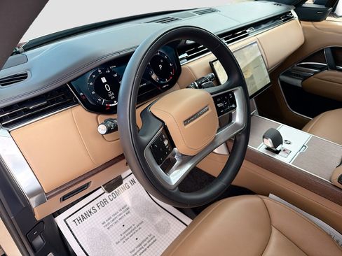 Used 2024 Land Rover Range Rover Long Wheelbase SE image 25
