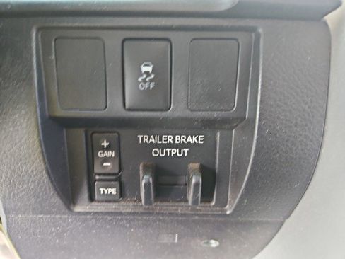 Used 2016 Toyota Tundra SR5 w/ TRD Off Road Package AWD/4WD image 15