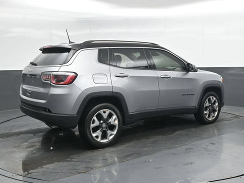 Used 2018 Jeep Compass Limited AWD/4WD image 2