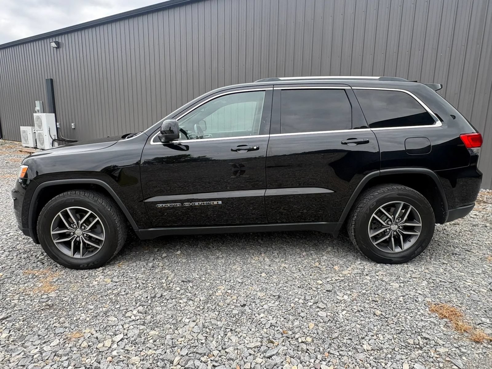 Used 2018 Jeep Grand Cherokee Laredo AWD/4WD image 8