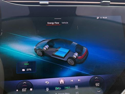 Used 2023 Mercedes-Benz EQS 580 4MATIC Sedan image 32