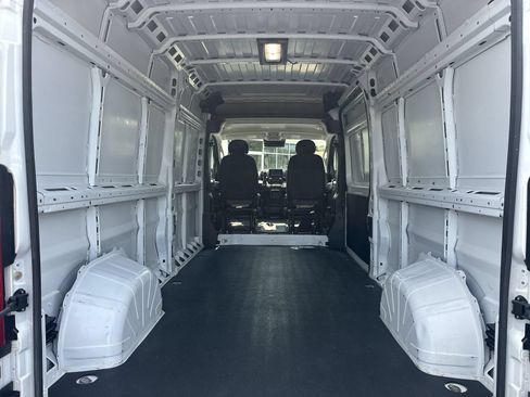 Used 2024 RAM ProMaster 2500 w/ Convenience Group FWD image 33