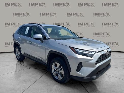 Used 2025 Toyota RAV4 XLE w/ Convenience Package FWD image 4