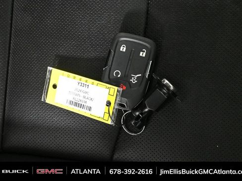 Used 2024 GMC Terrain SLT image 23