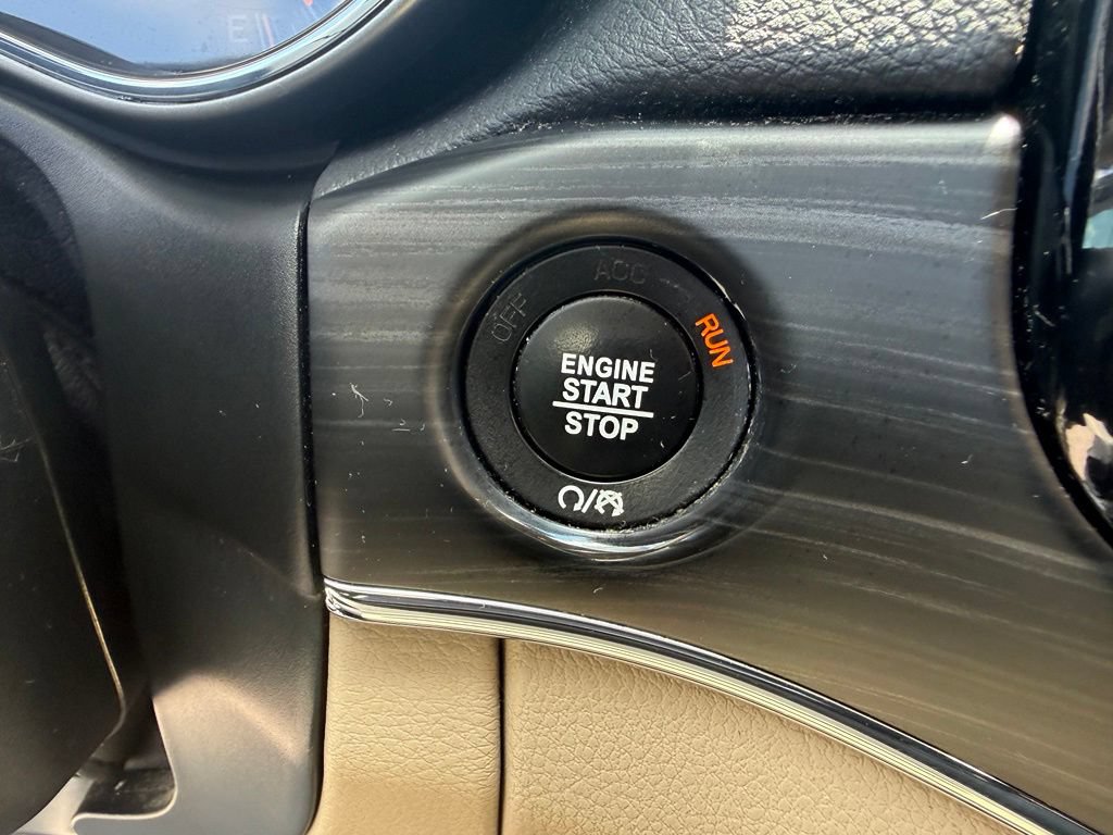 Used 2021 Jeep Grand Cherokee Limited AWD/4WD image 29
