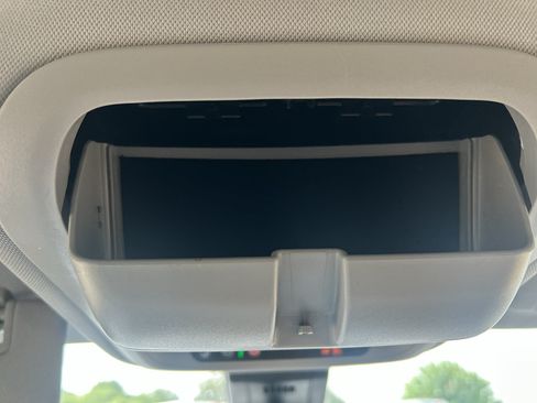Used 2024 Chevrolet Equinox LT FWD image 36