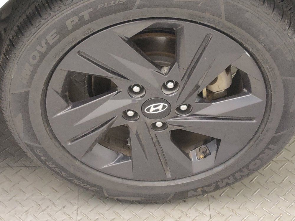 Used 2023 Hyundai Elantra SEL FWD image 31