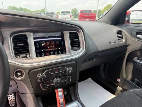 Used 2017 Dodge Charger R/T RWD image 16