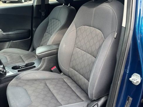 Used 2019 Kia Niro LX FWD image 12