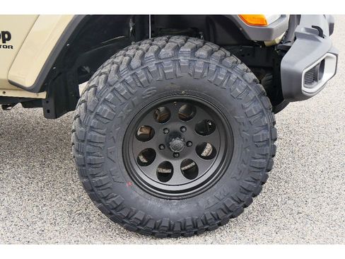 Used 2022 Jeep Gladiator Sport AWD/4WD image 25