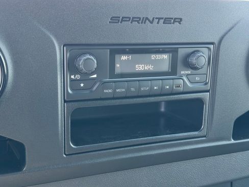 Used 2025 Mercedes-Benz Sprinter 2500 image 21