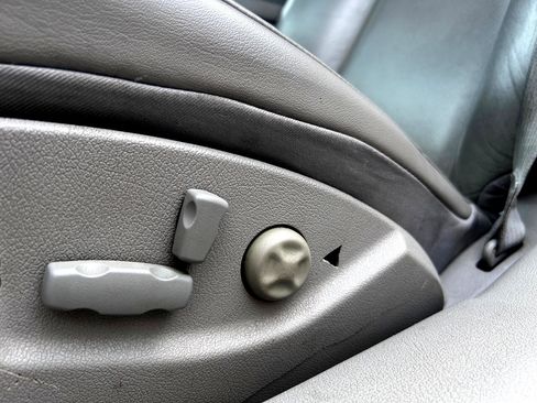 Used 2011 Cadillac STS image 16