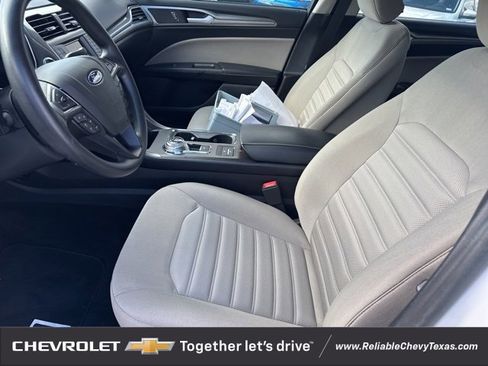 Used 2018 Ford Fusion S image 16