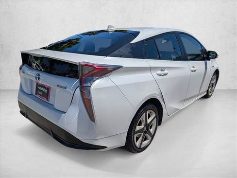 Used 2016 Toyota Prius Three Touring FWD image 5