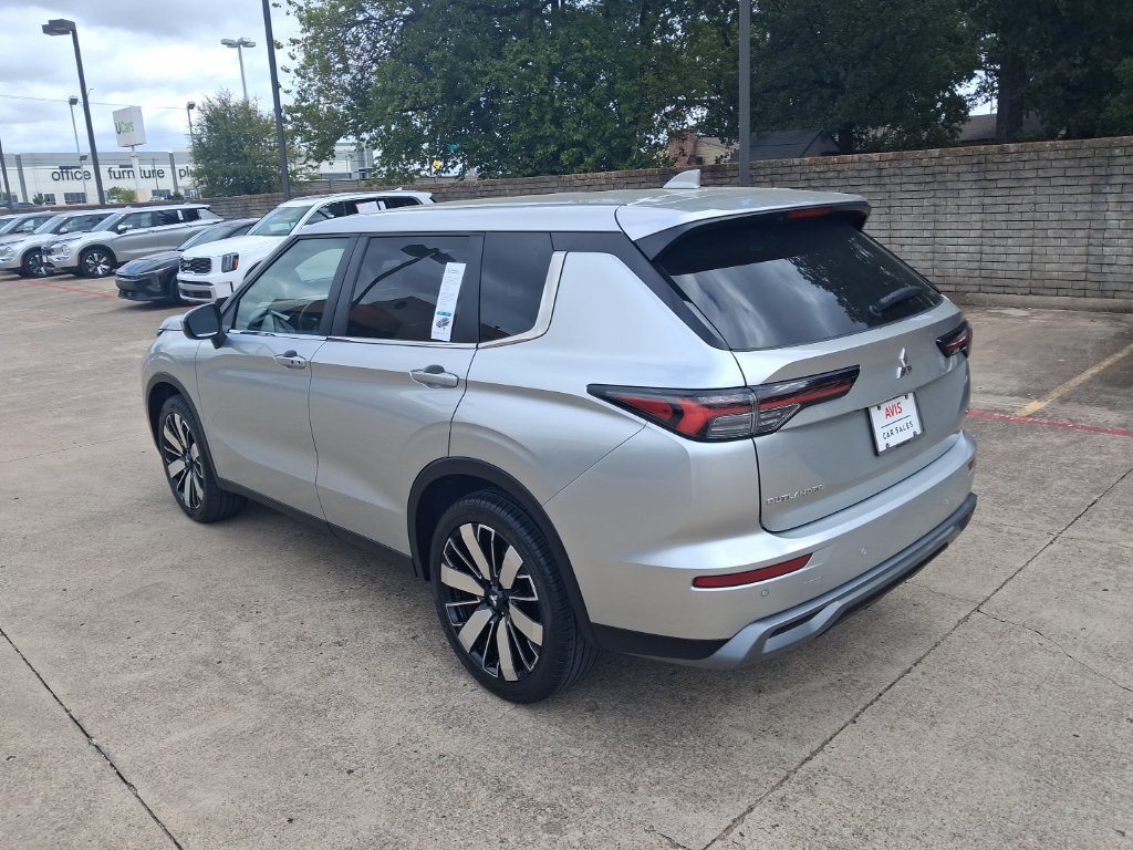 Used 2025 Mitsubishi Outlander SE AWD/4WD image 8