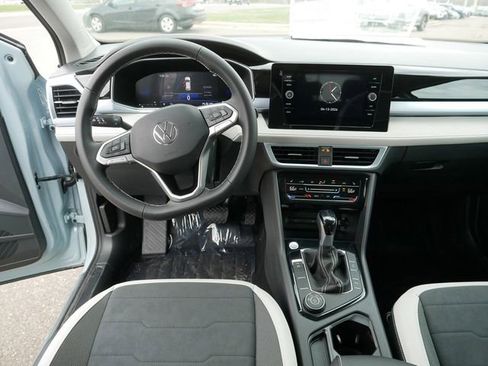 New 2026 Volkswagen Taos SE AWD/4WD image 9