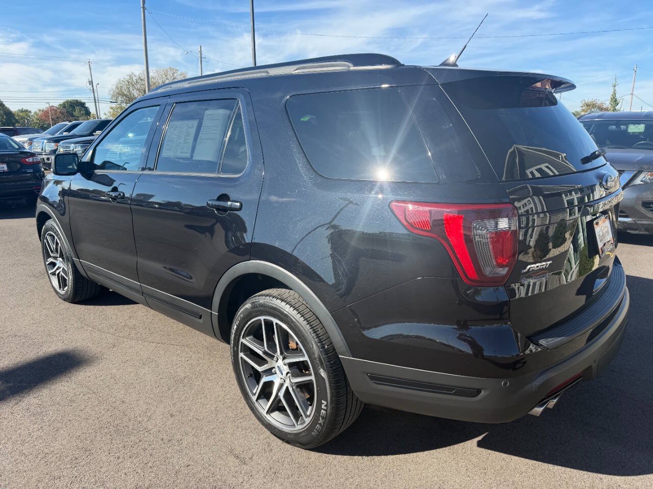 Used 2019 Ford Explorer Sport AWD/4WD image 3