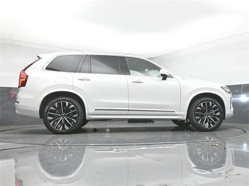 New 2026 Volvo XC90 B6 Plus w/ Protection Package Premier image 45