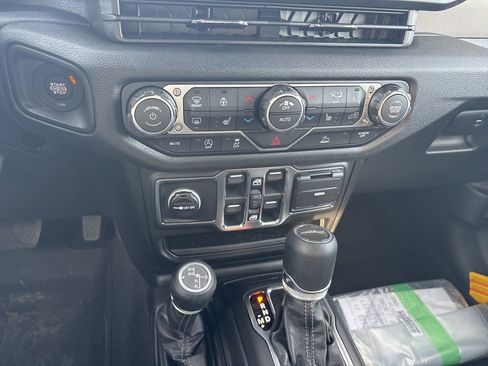 New 2026 Jeep Gladiator Sport image 12