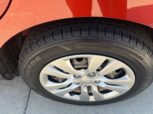 Used 2021 Kia Soul LX image 7