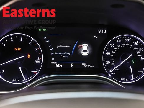 Used 2021 Toyota Avalon XSE FWD image 18
