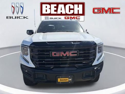 Used 2024 GMC Sierra 1500 AT4X image 2