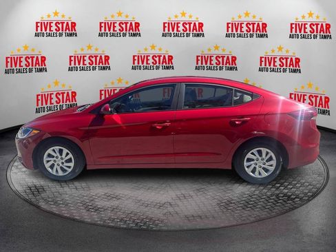 Used 2018 Hyundai Elantra SE FWD image 4