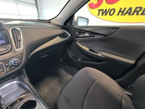 Used 2021 Chevrolet Malibu LT image 23