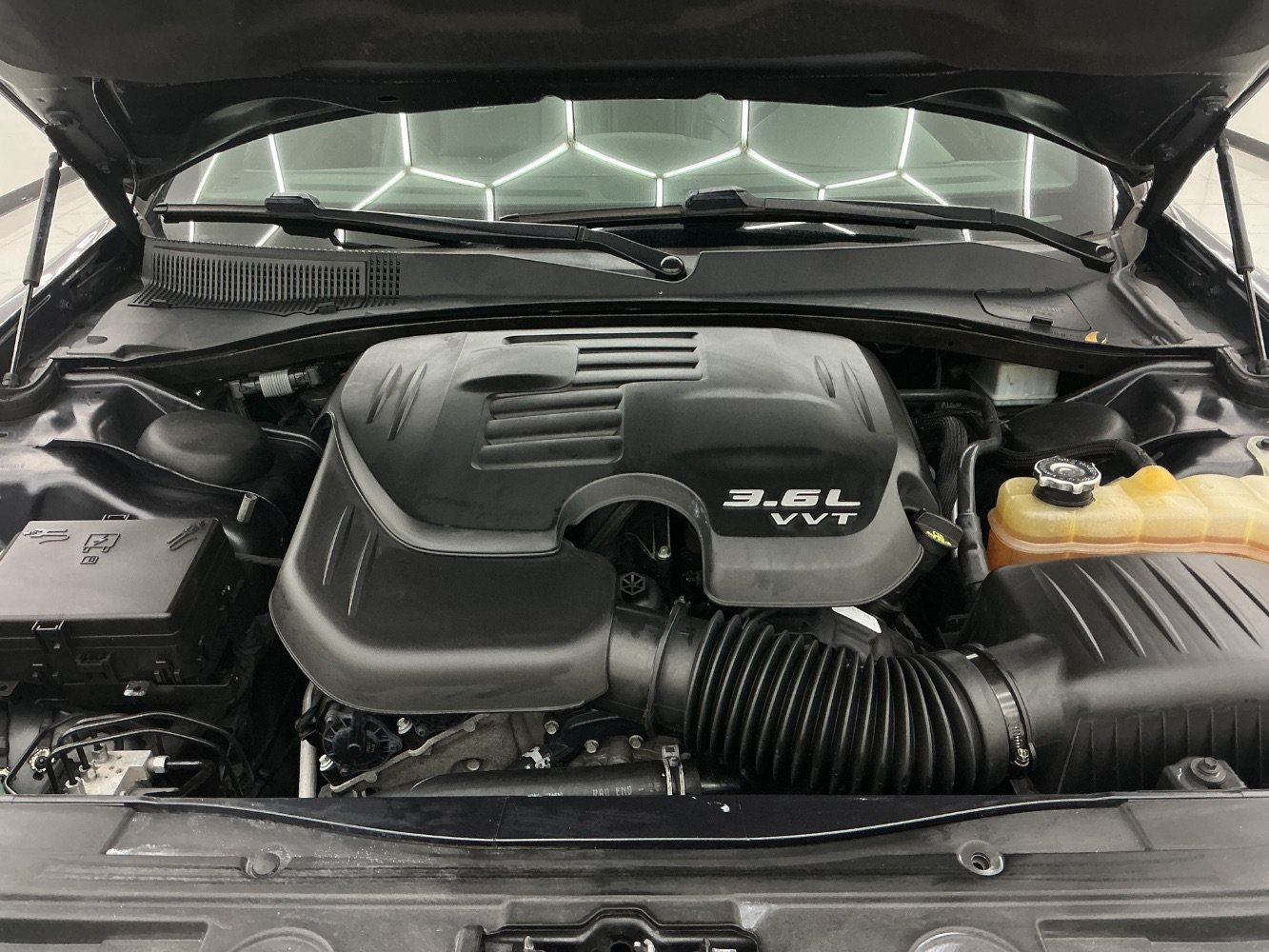 Used 2019 Chrysler 300 S AWD/4WD image 43
