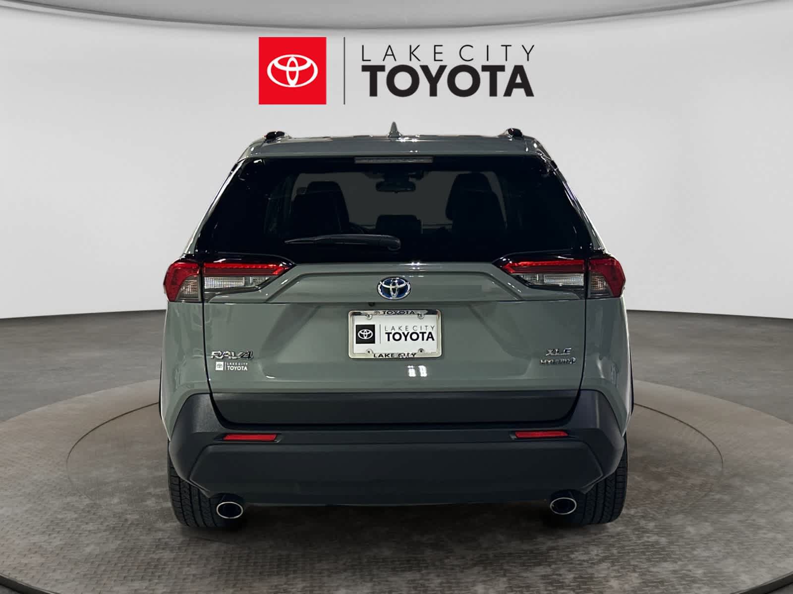 Used 2023 Toyota RAV4 XLE Premium AWD/4WD image 7