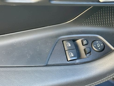 Used 2025 BMW 230i Coupe w/ Convenience Package image 13