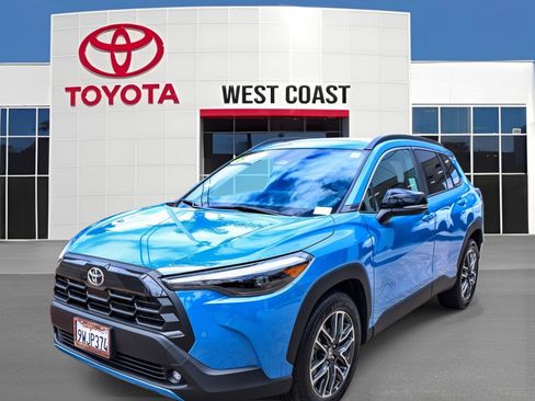 Used 2026 Toyota Corolla Cross XLE w/ Convenience Package FWD image 1