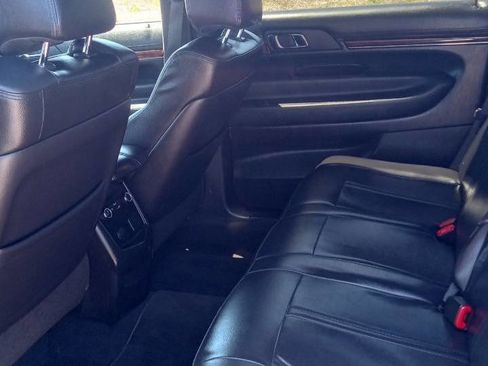 Used 2014 Lincoln MKT AWD image 17